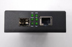 SFP+とRJ45ポートの10G管理されていないメディアコンバータ