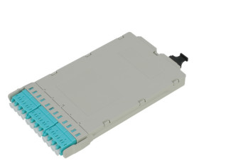 200mm深度 高密度 MPO カセット パネル LC コンネクタ インターフェースを備えた144コア 引き出