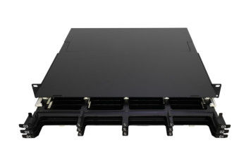 高密度ファイバー管理用の LC コネクタ インターフェイスおよび奥行き 200mm を備えた 144 コア MPO MTP カセット パネル