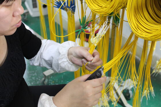 SC/APC-SC/APC 低挿入損失,高反射損失,カスタマイズされた長さ