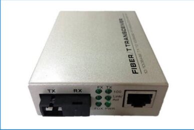 10/100/1000Base-TX から 1000Base-FX 光ファイバーメディアコンバーター (LFP 付き)