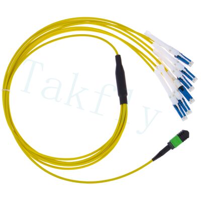 MPO to CS ブレイアウトパッチコード 400G/800Gデータセンターインターコネクトのための高密度ソリューション