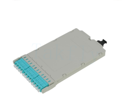 1U 144C 高密度MPOパッチパネル 12カセット,MPOからLC変換,SAN/LAN/データセンターのために事前終了