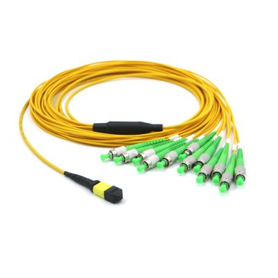 FC APC から MTP 12 ファイバー ブレイクアウトケーブル G657A1 0.3dB 低損失