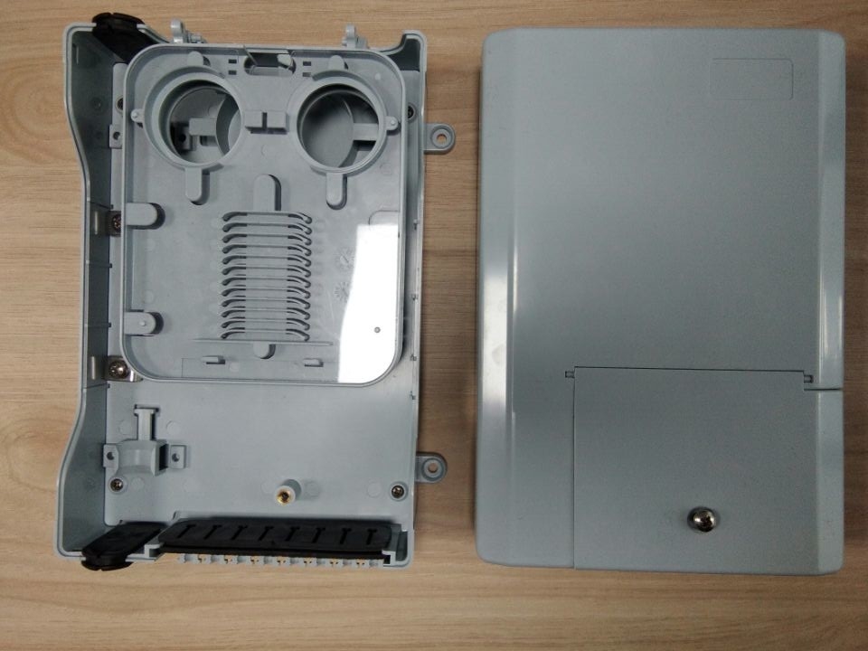 8-ポート FTTx 光ファイバーケーブル終了ボックス FTKS-1805-08G 低挿入損失