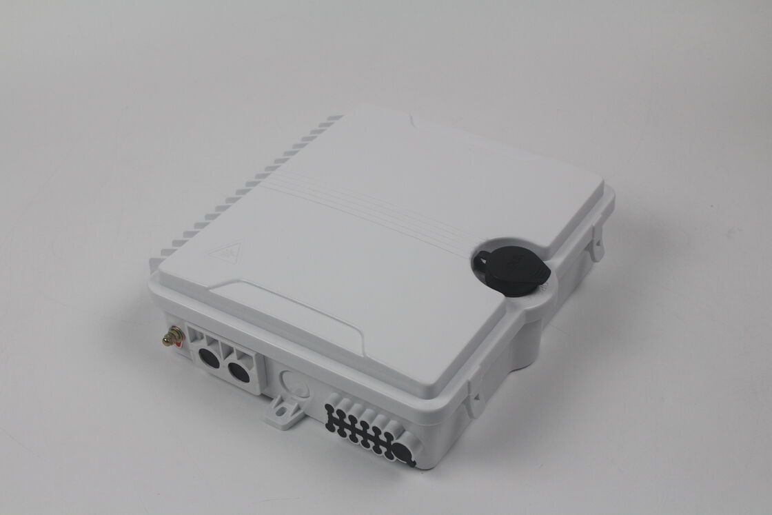 IP65 保護と 0.2dB 挿入損失を備えた FTTH 光ファイバー終結箱