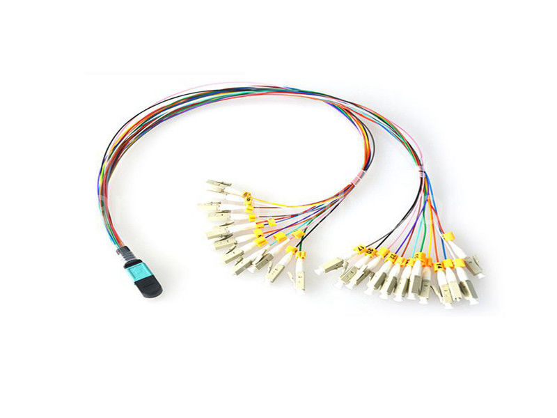 高密度データセンター用 LSZH シェード付き24コア OM3 マルチモード MPO パッチコード